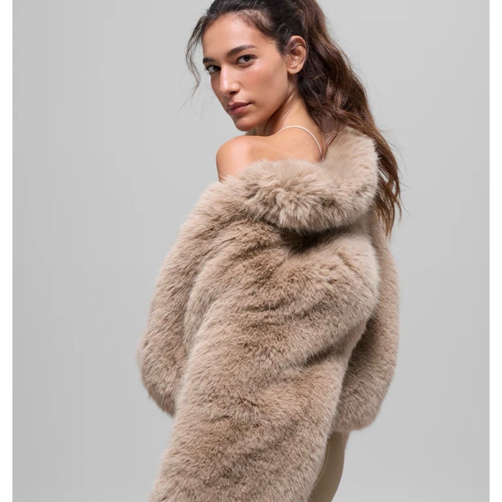 ALO Opulent Faux Fur Cropped Jacket - Picture 2 of 14